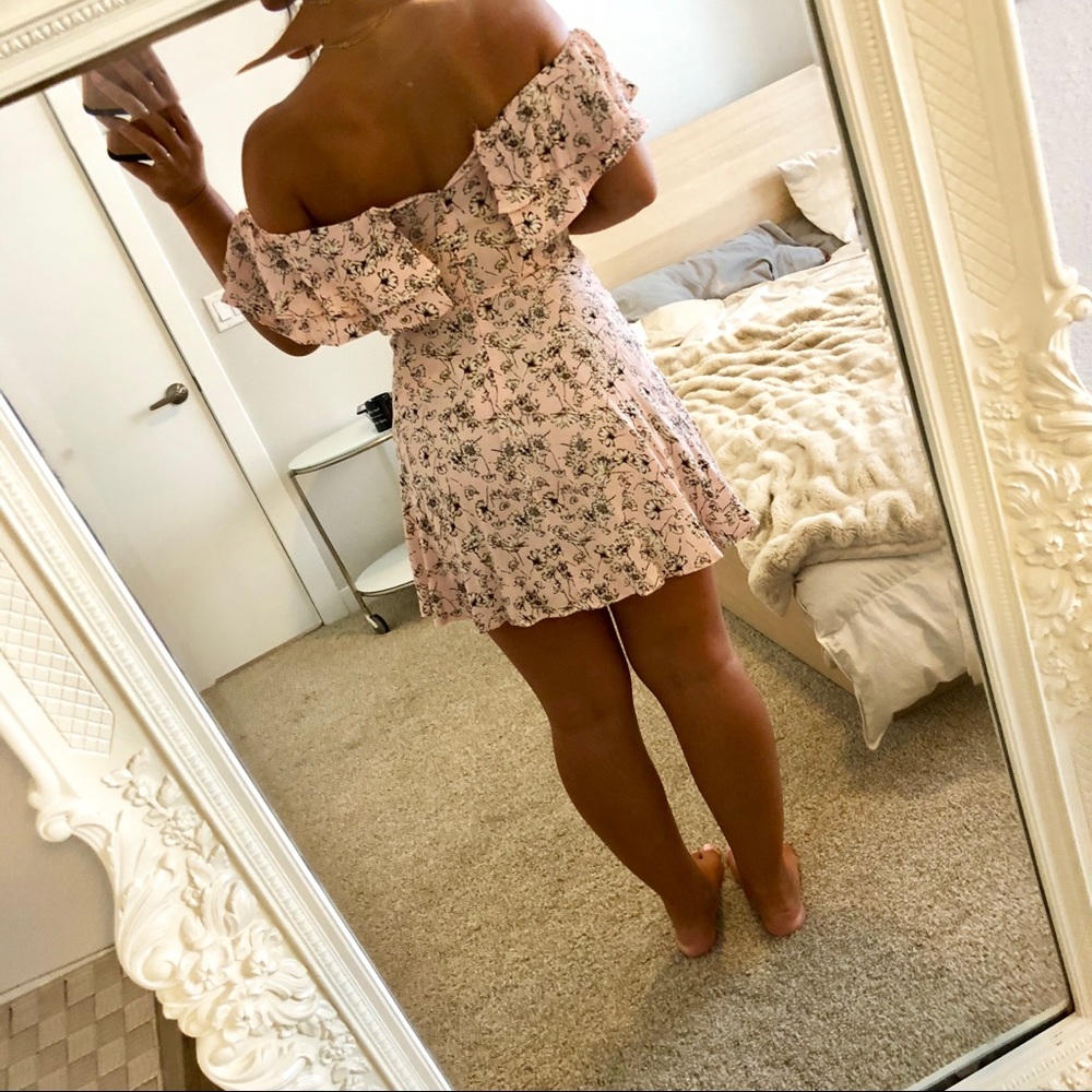 NWOT soft pink off the shoulder floral dress - Picture 3 of 8